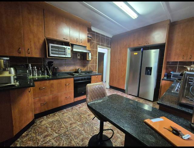 4 BEDROOM HOUSE FOR SALE IN ARCON PARK